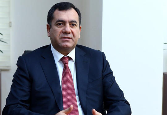 Ramil Usubov Q&uuml;drət Həsənquliyevi təltif etdi
