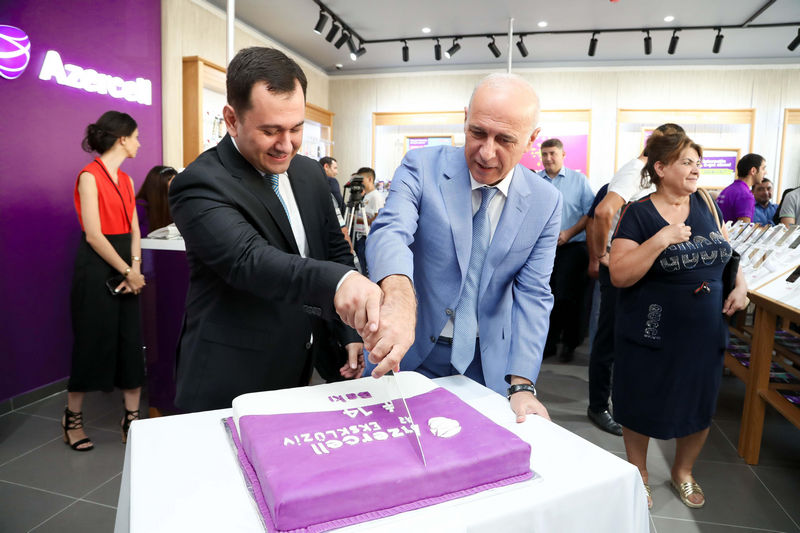 Azercell-in daha bir Eksklüziv mağazası abunəçilərin ixtiyarında