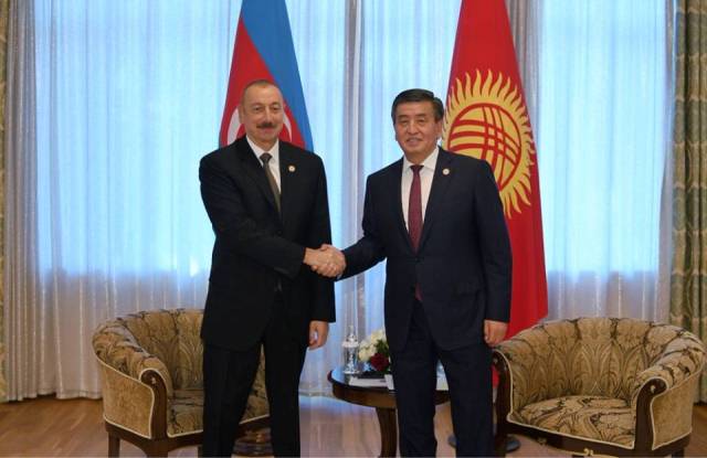 İlham Əliyev Qırğızıstan prezidenti ilə görüşüb