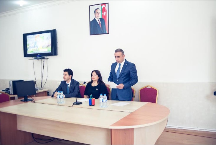 Deputatlar həkimlərlə g&ouml;r&uuml;şd&uuml;