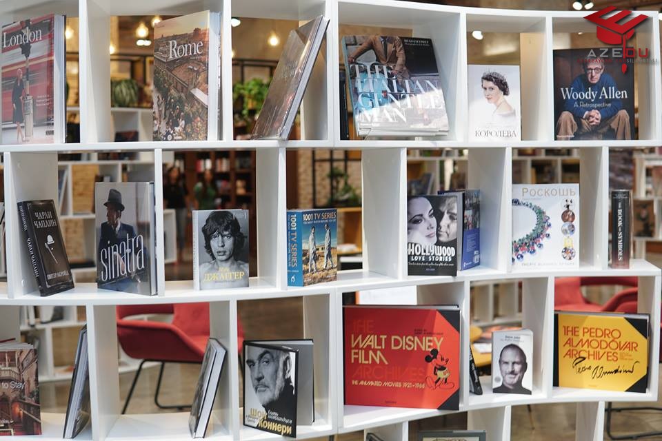 Zəngin kitab sarayından sehirləyici görüntülər - FOTOREPORTAJ