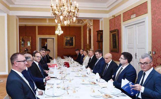 İlham Əliyev Xorvatiyanın baş naziri lə iş&ccedil;i nahar edib