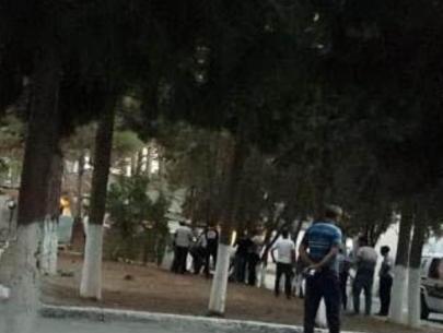 Ata ölən məktəbli oğlunu xəstəxananın həyətində basdırdı