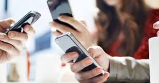 Məktəblərdə mobil telefonun qadağan edilməsi təklif edilir &ndash; VİDEO 