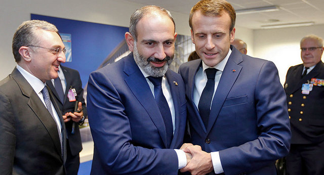 Paşinyan Putinlə görüşdən sonra Parisə gedəcək