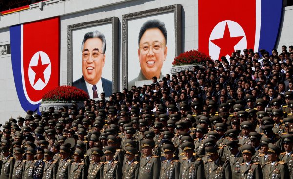 Müstəqilliyinin 70 ili tamam olan Şimali Koreyada hərbi parad - FOTOLAR