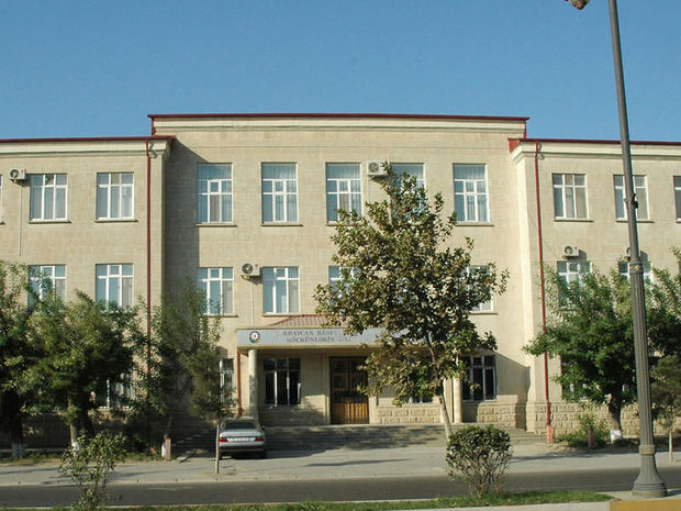 “Qaçqınkom”un qarşısında yolu kəsmək istəyən şəxs saxlanıldı