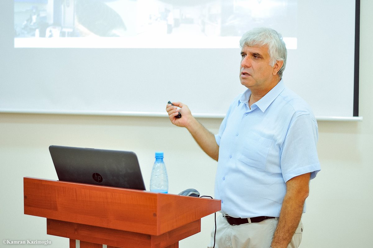 Qərbi Kaspi Universitetində T&uuml;rkiyəli professorun seminarları oldu