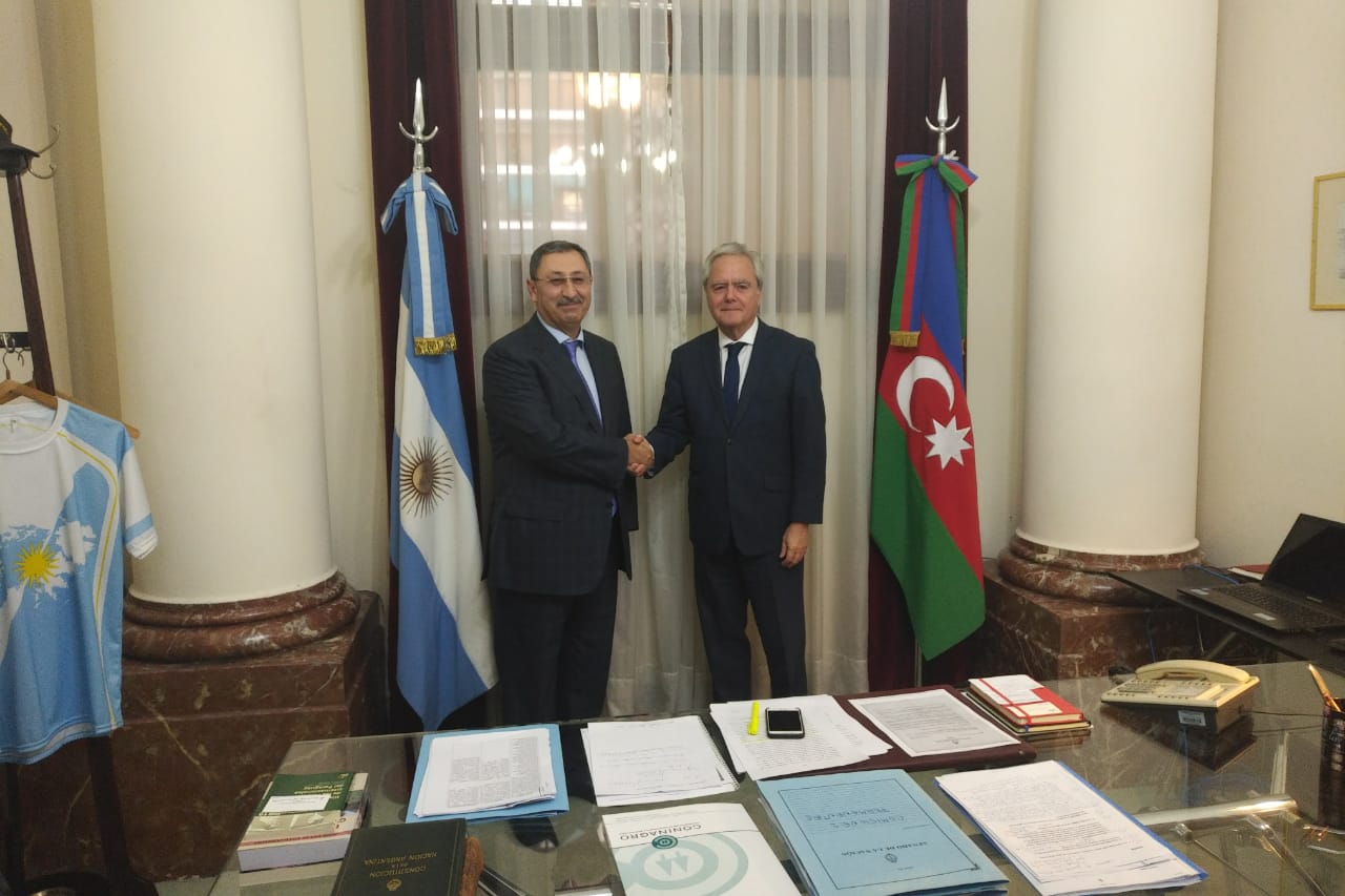 Xələf Xələfov Argentinada siyasi məsləhətləşmələr apardı