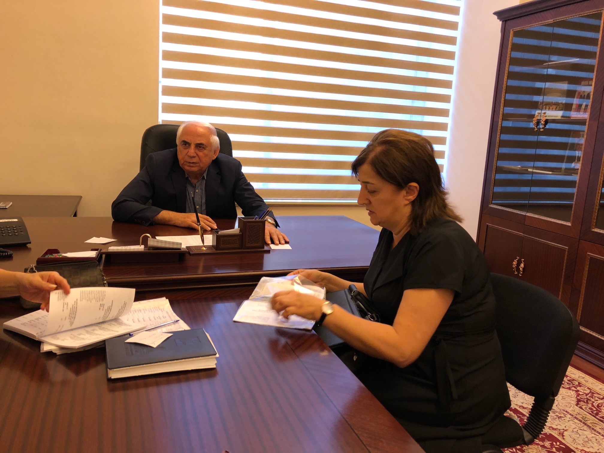 Hadi Rəcəbli Qarabağ əlillərinin şikayətlərini dinlədi