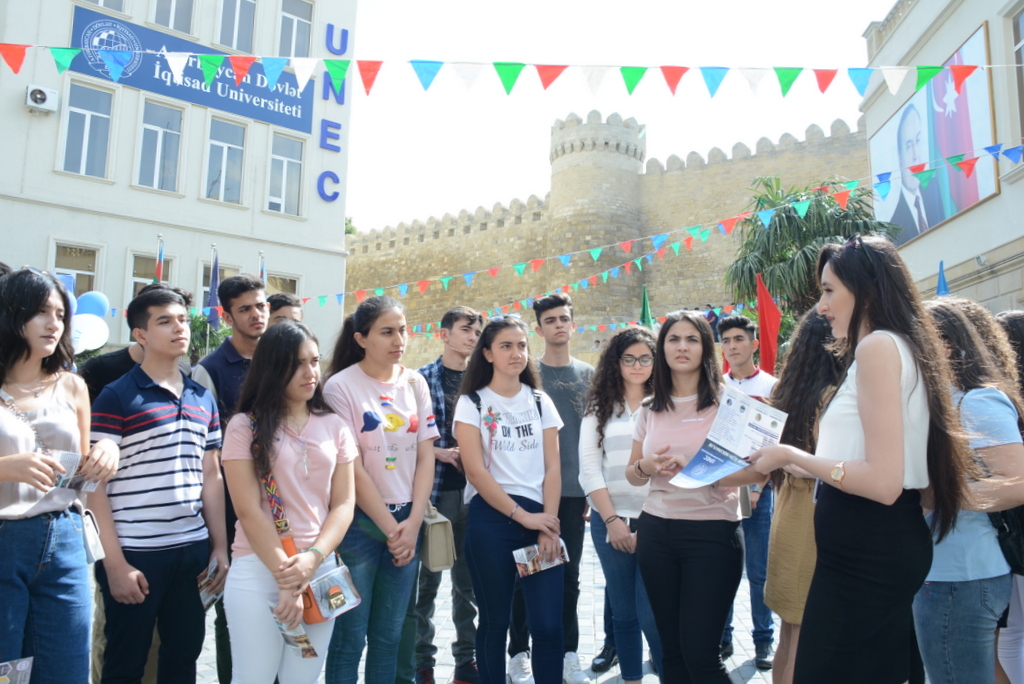 UNEC-də zəngin proqramlı &ldquo;Oriyentasiya G&uuml;n&uuml;&rdquo; ke&ccedil;irilib