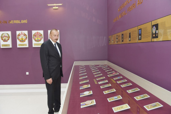 Prezident Bayraq Muzeyinin açılışında iştirak etdi