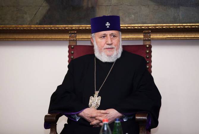 Bütün ermənilərin katolikosu postundan gedir