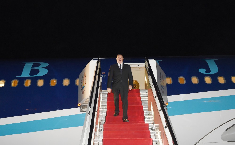 İlham Əliyev Tacikistana getdi - FOTO 
