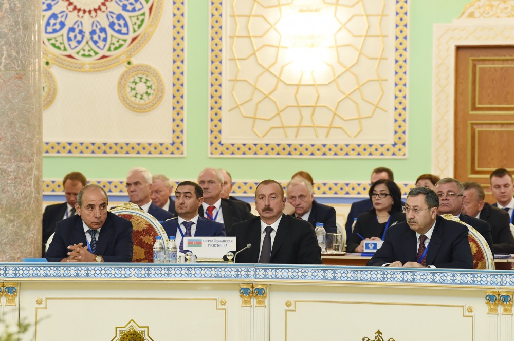 İlham Əliyev MDB Dövlət Başçıları Şurasının geniş tərkibdə iclasında iştirak edib - FOTO