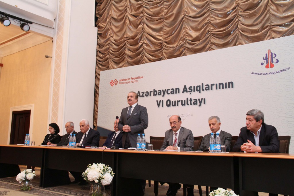 Azərbaycan aşıqlarının VI qurultayı ke&ccedil;irildi