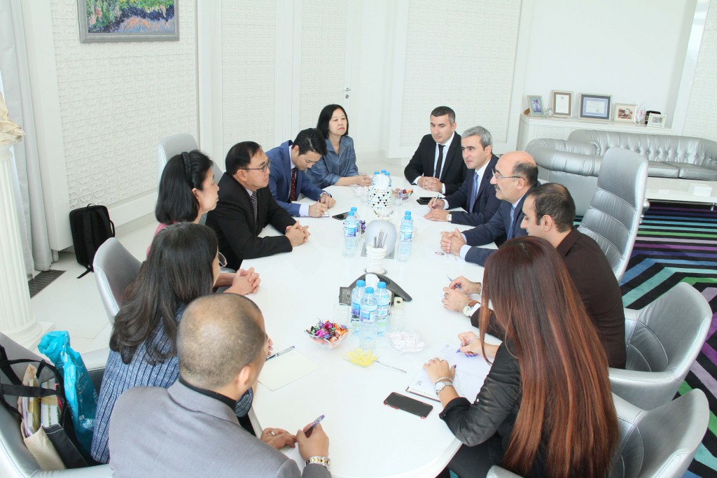 Əbülfəs Qarayev tailandlı nazirlə görüşüb - FOTO