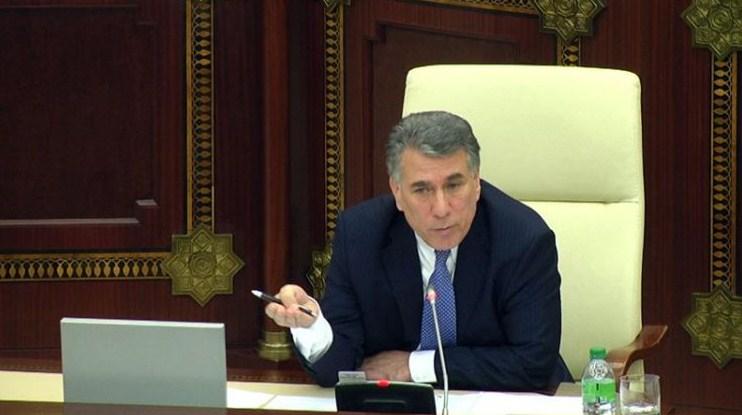 I vitse-spiker deputatlara irad tutdu: “Səs verin də!”