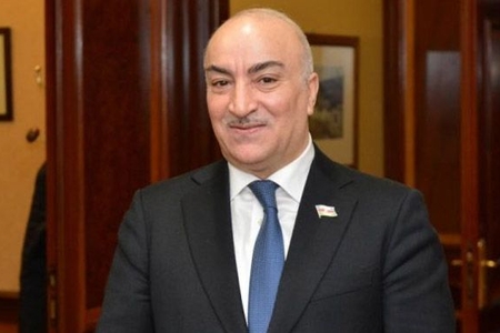 Deputat dərslərin sentyabrın 15-də başlamasına qarşı çıxdı