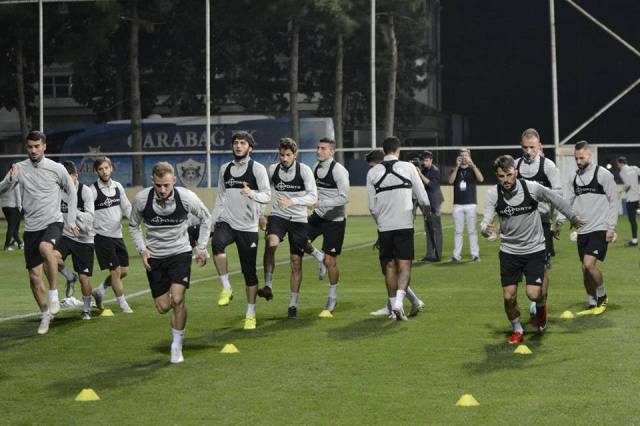 &ldquo;Qarabağ&rdquo;&nbsp; n&ouml;vbəti məşqini edib - FOTOLAR