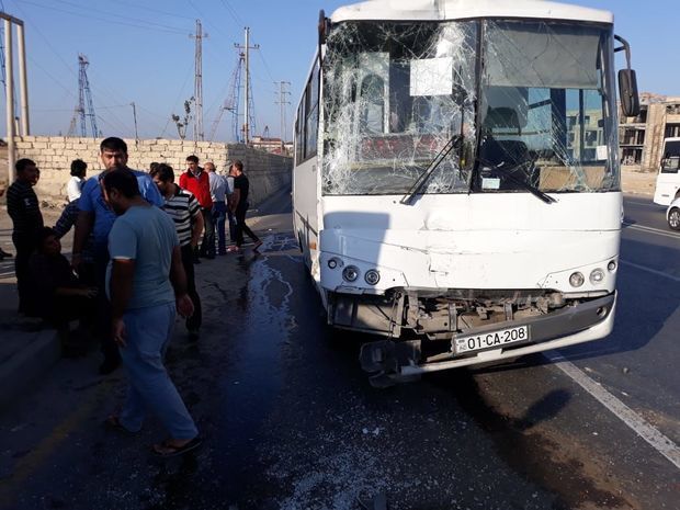 Bakıda iki avtobus toqquşdu: yaralılar var – FOTO