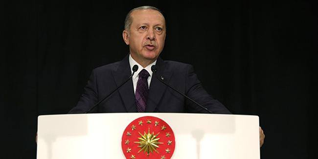 Macarıstanın Zəncir K&ouml;rp&uuml;s&uuml; T&uuml;rkiyə bayraqları ilə bəzədildi