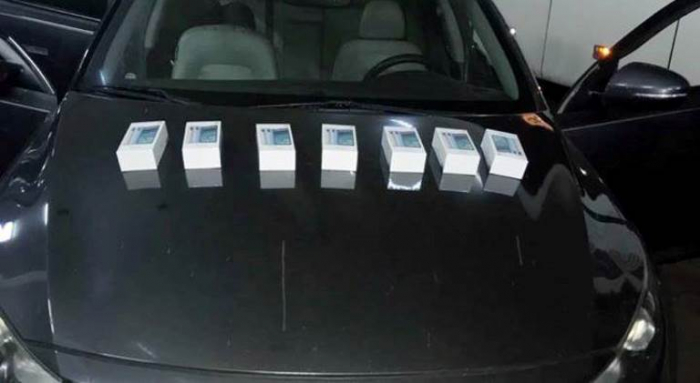 Gömrükdə 7 telefon müsadirə edildi