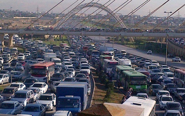 Bakının bu k&uuml;&ccedil;ə və prospektlərində tıxac var