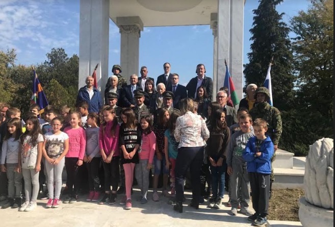 Serbiyadakı səfirliyimiz qardaşlıq məzarlığında tədbir ke&ccedil;irdi
