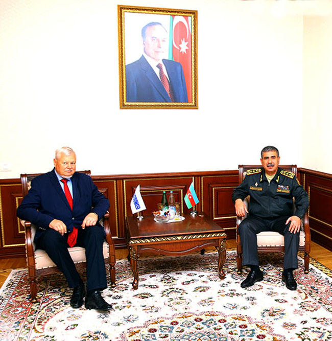 Zakir Həsənov Anjey Kaspşiklə cəbhədəki vəziyyətdən danşdı