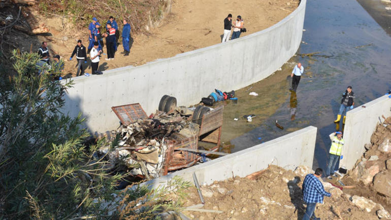 T&uuml;rkiyədə ağır qəza: 19 &ouml;l&uuml;, 12 yaralı  &nbsp;