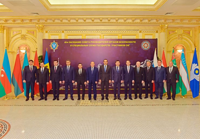 Mədət Quliyev xüsusi xidmət orqanları rəhbərləri ilə bir arada