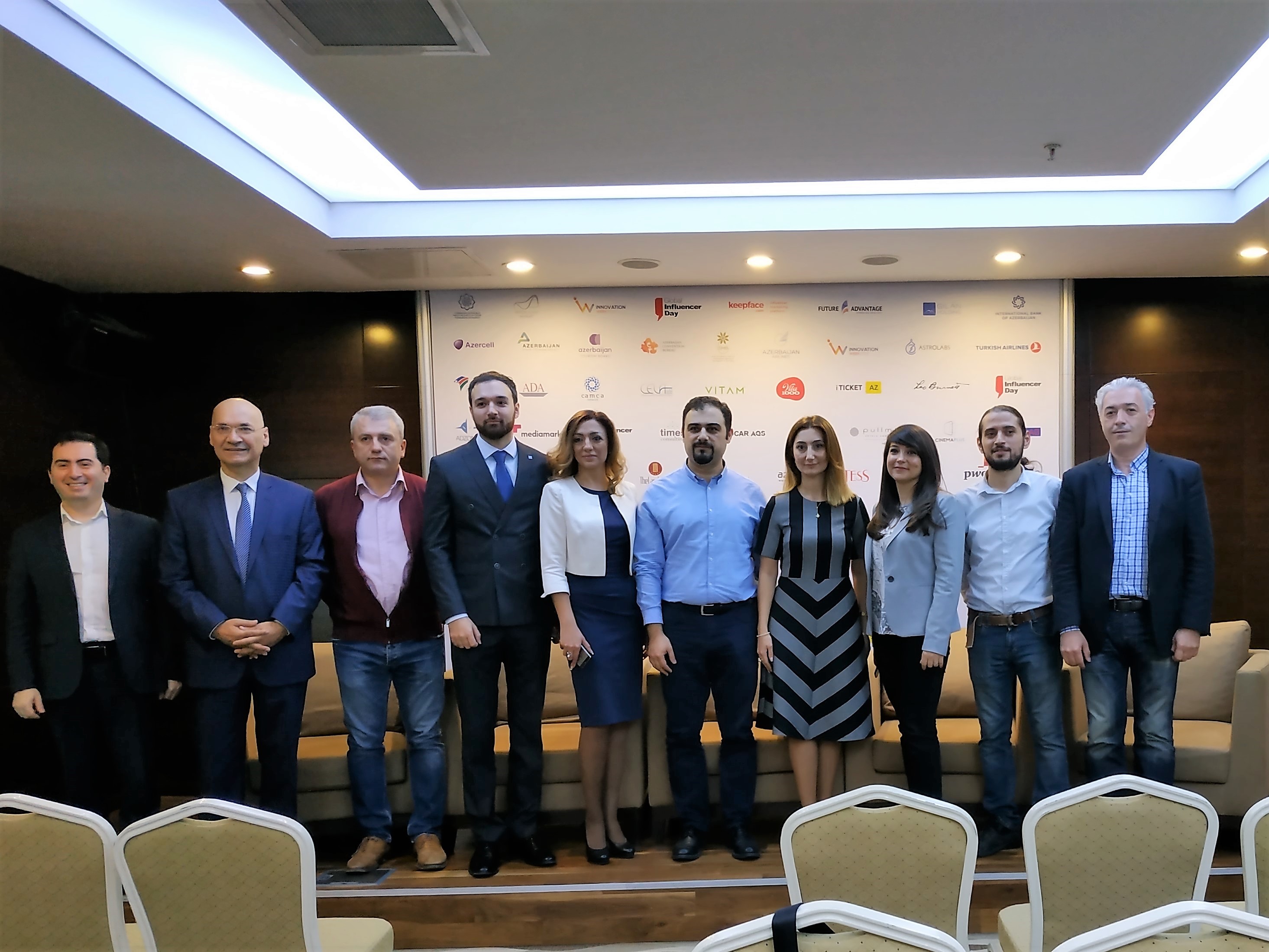 Toplumdan se&ccedil;ilib &ouml;z fikir və ideyalarını n&uuml;mayiş etdirmək imkanı