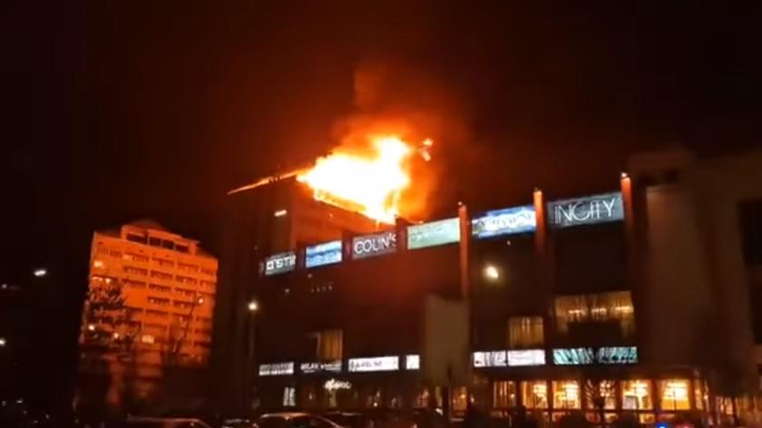 Bakının mərkəzində restoran yandı