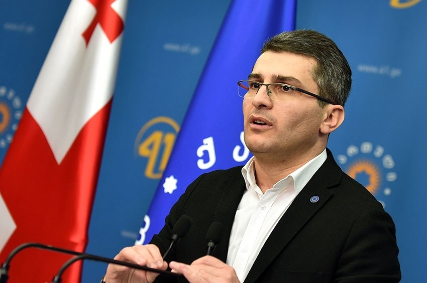 Hakim partiya islahatlara gedir