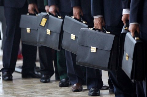 “Hökmranlıq edən” başçıların işinə son verilir   