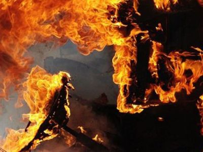 Bakıda taxta sexi yanıb