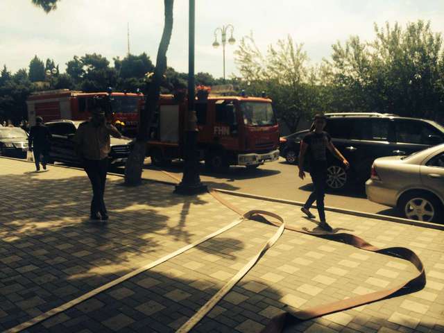 Bakıda kafedə yanğın: 3 ölü