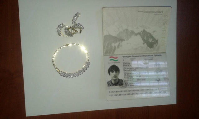 Azərbaycandan xaricə qaçaq yolla brilyant və qızıl aparan dəstə saxlanıldı
