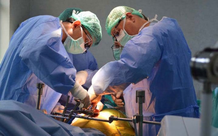 Azərbaycanda daha bir qadın estetik əməliyyatın qurbanı oldu 