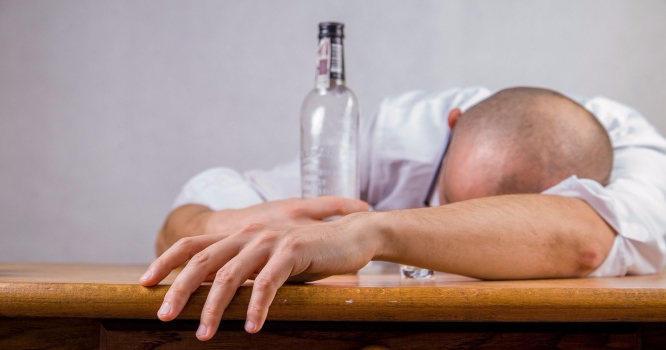 Azərbaycandakı alkoqoliklərin sayı və hansı yaşlarda olduğu açıqlandı - RƏSMİ