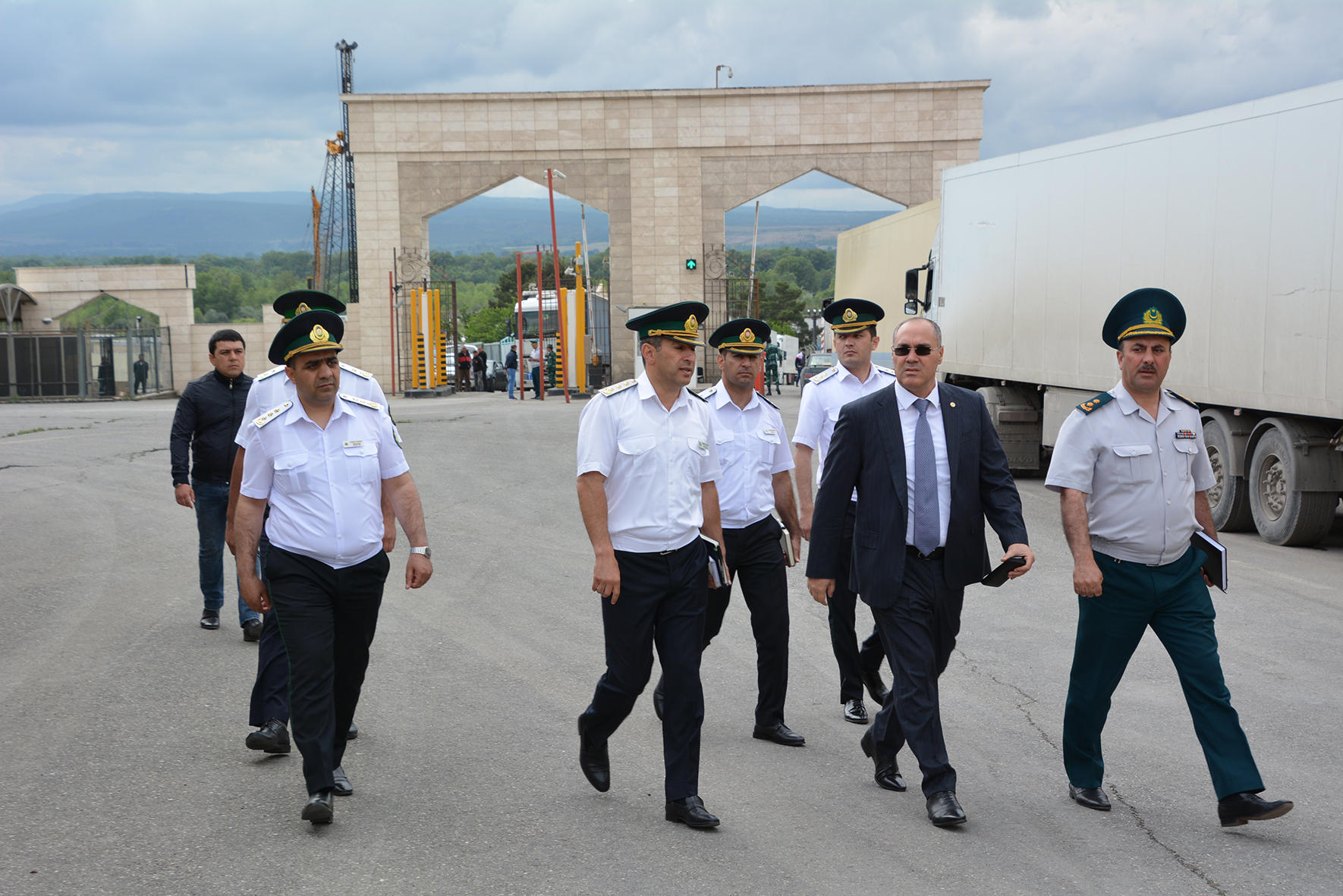 Dövlət Gömrük Komitəsindən sərt ETİRAZ: “Zavallı bəylər və xanımlar...”   