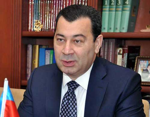 Səməd Seyidov “Büdcə zərfi”ni təriflədi   