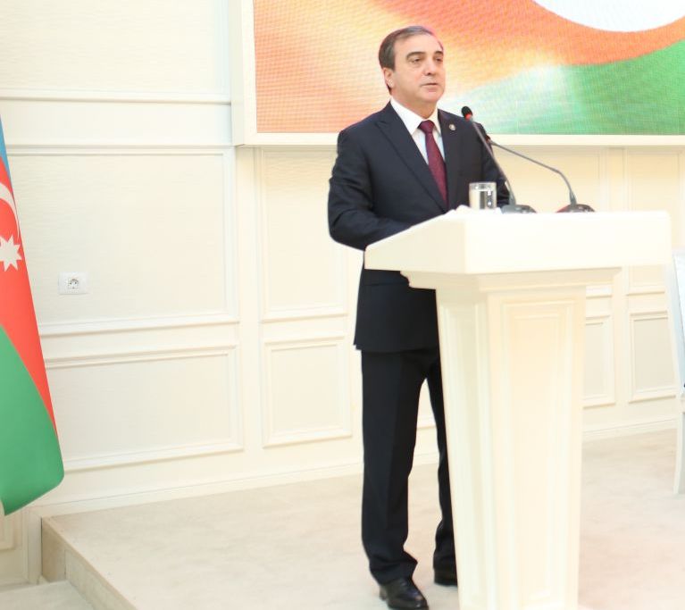Gəncənin icra başçısı 3 şöbəyə yeni müdir təyin etdi