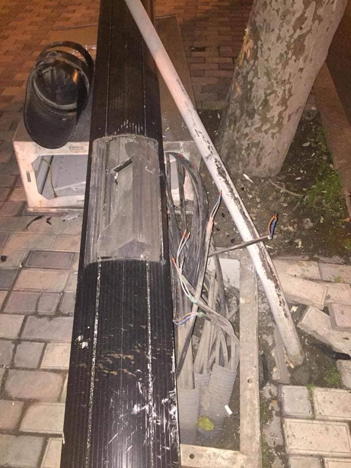 Bakının mərkəzində sıradan çıxan işıqforlar bərpa edildi