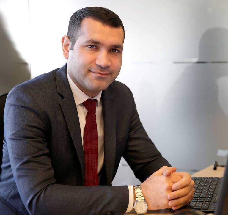 “PR mütəxəssislər həm də peşəkar yalan danışan olmalıdır” - MÜSAHİBƏ