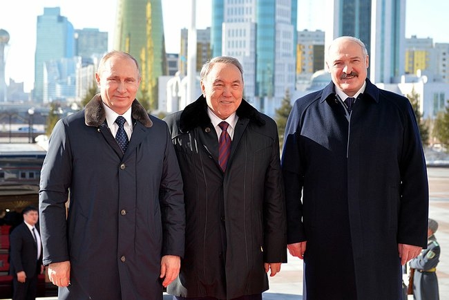 Putin Lukaşenko və Nazarbayevə zəng etdi