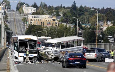 İki sərnişin avtobusu toqquşdu: 2 ölü