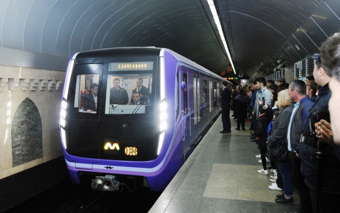 Metroda HADİSƏ: Maşinist ölümdən döndü