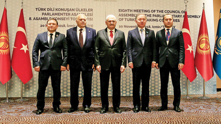 İzmirdə TÜRKPA-nın Şura iclası və yubiley konfransı keçirilib